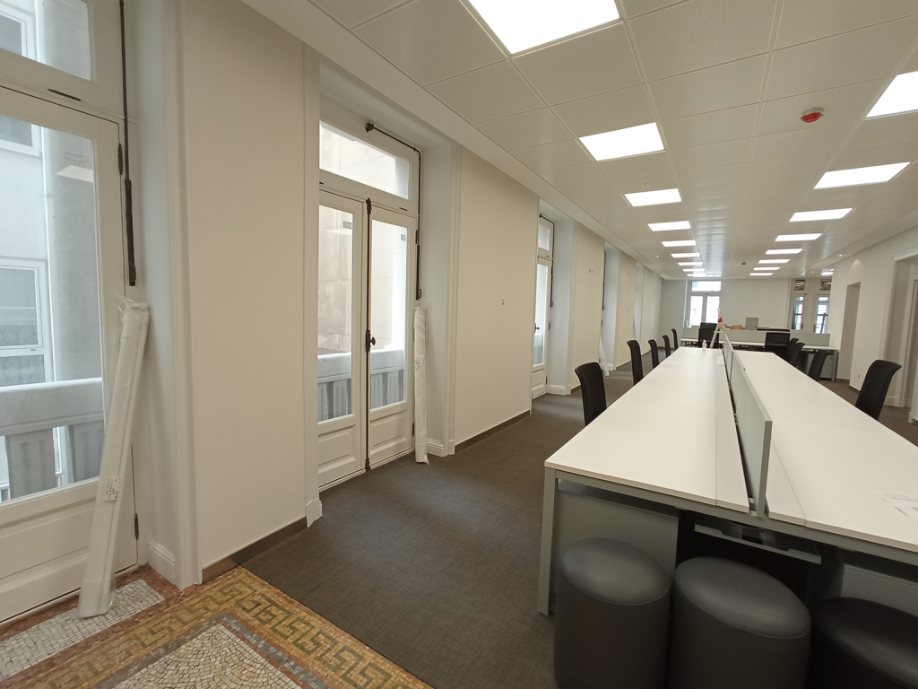 Restauración oficina de Banca privada en El Cantón - A Coruña - Dicsa Construcción