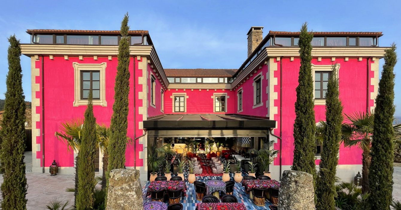 PINK+FACADE PINK+FACADE